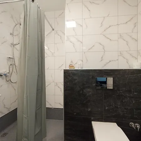 Kontrast شقة فندقية 4*