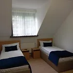 Kontrast 4*
