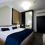 康特拉斯酒店 4* 克拉科夫