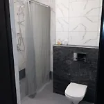 Ξενοδοχείο με διαμερίσματα Kontrast 4*